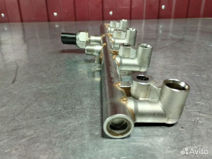 Топливная рампа Mercedes C-Class W204 M271 1.8TI