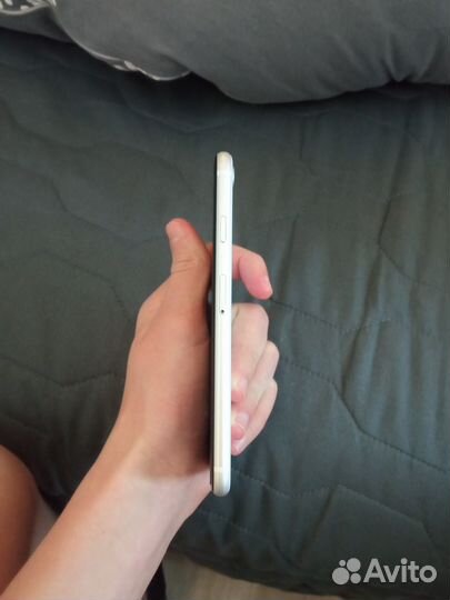 iPhone SE (2020), 64 ГБ