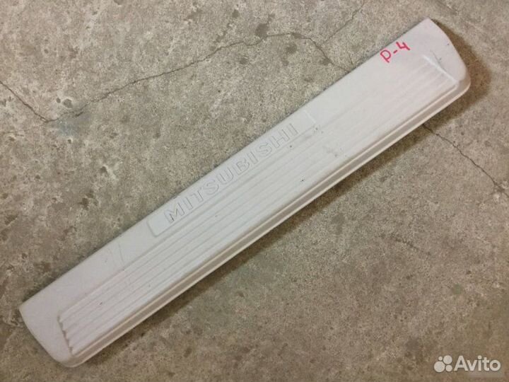 Накладка на порог внутренняя Mitsubishi Pajero V8