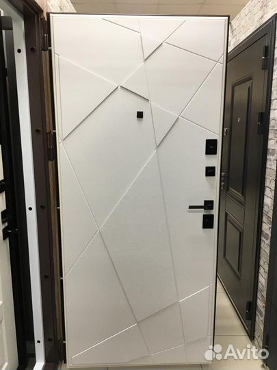 Дверь входная металлическая