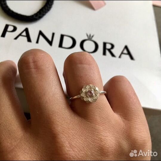 Pandora кольцо георгин 17 р