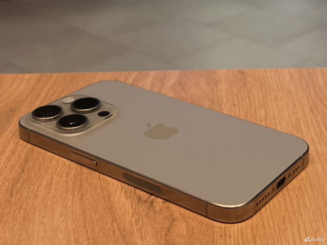 iPhone 15 Pro, 256 ГБ
