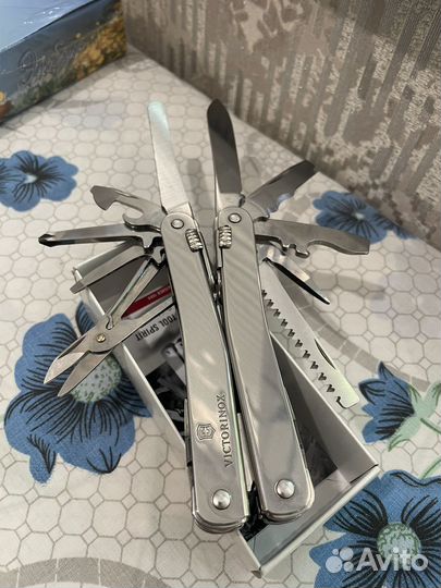 Мультитул victorinox swisstool