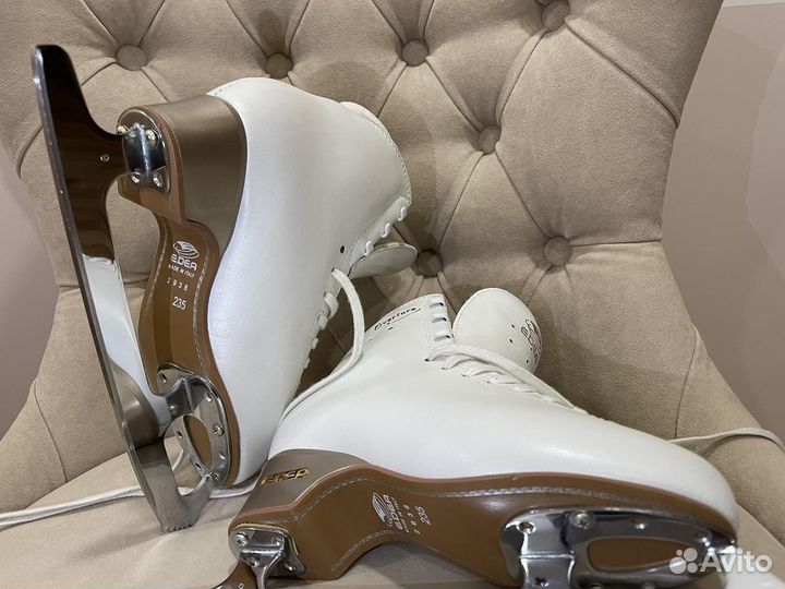 Коньки фигурные