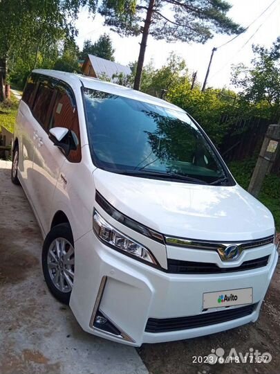 Toyota Voxy 1.8 CVT, 2018, 72 000 км