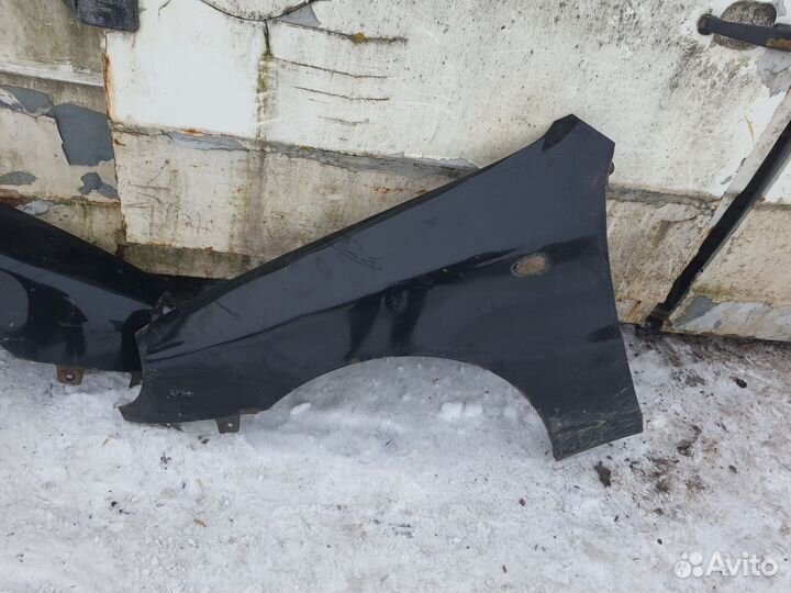 Левое переднее крыло для Мерседес Т1 207-410