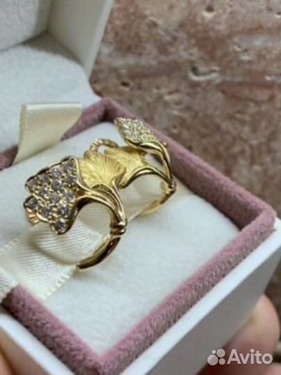 Золотые серьги с брилиантами