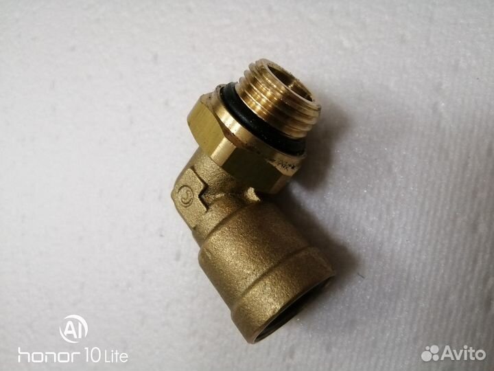 Фитинг угловой (латунь) 12-М16*1,5 camozzi