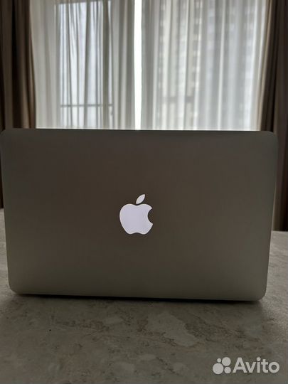 Apple MacBook Air 11 (2010),256 GB + чехол