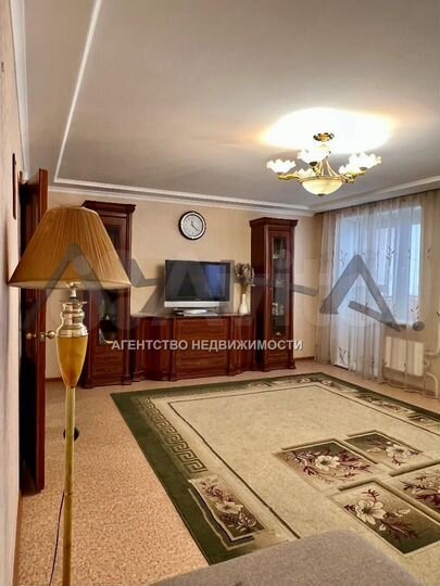 2-к. квартира, 90 м², 4/10 эт.