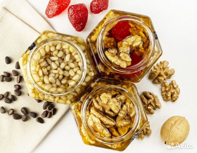 Работник кухни на десерты