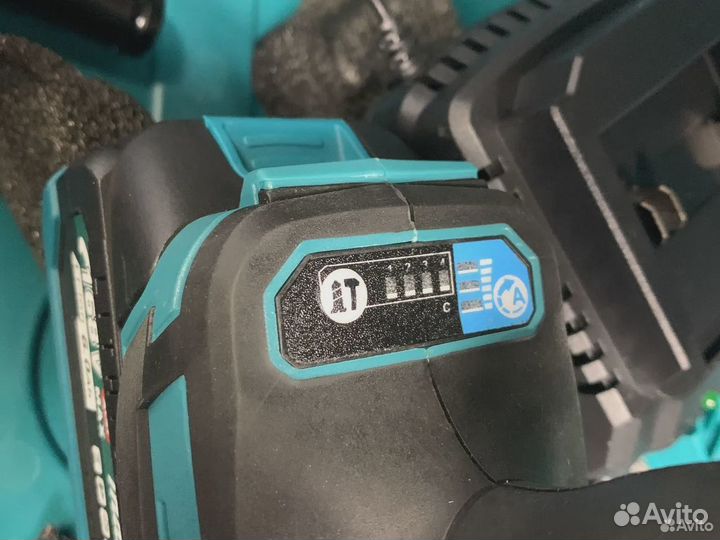 Гайковерт аккумуляторный makita 2000Нm. Новый