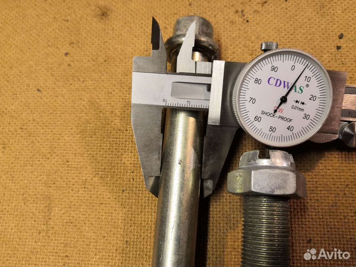 Комплект для нижних рычагов нивы chevrolet