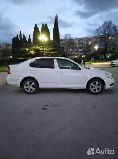 Skoda Octavia 1.6 МТ, 2011, 450 000 км
