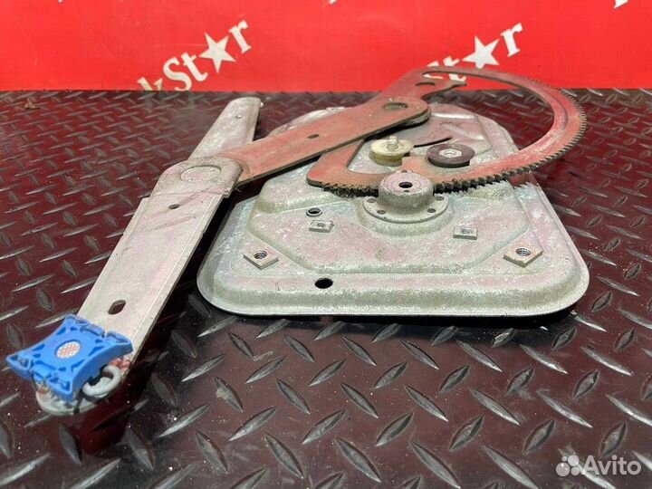 Механизм стеклоподъемника правый