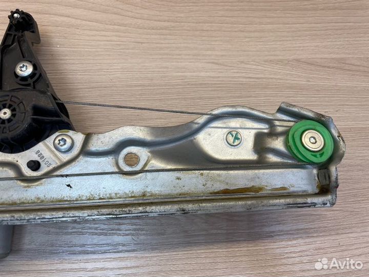 Стеклоподъемник передний правый LADA X-Ray