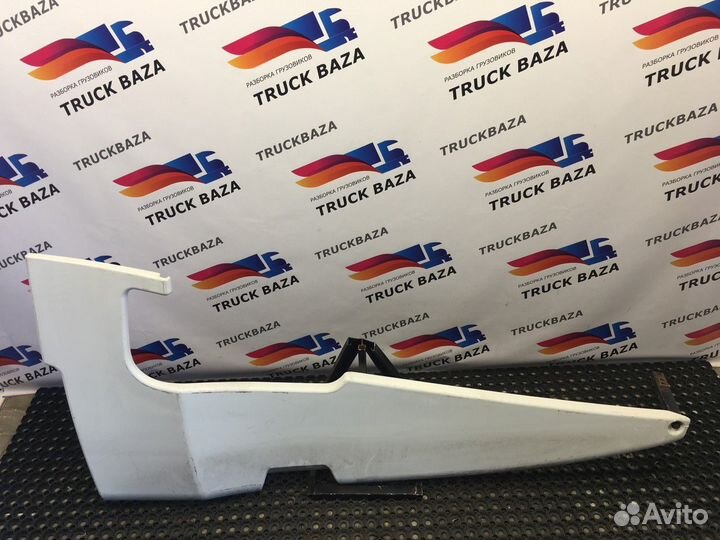 1062870 Спойлер кабины верхний левый
