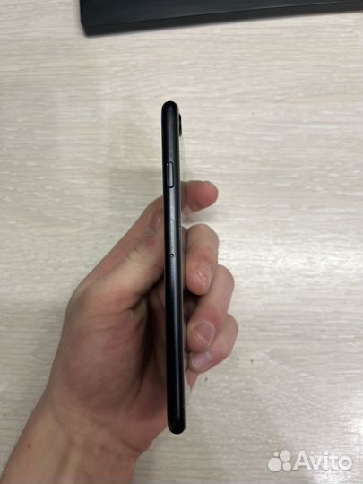 iPhone SE (2020), 64 ГБ