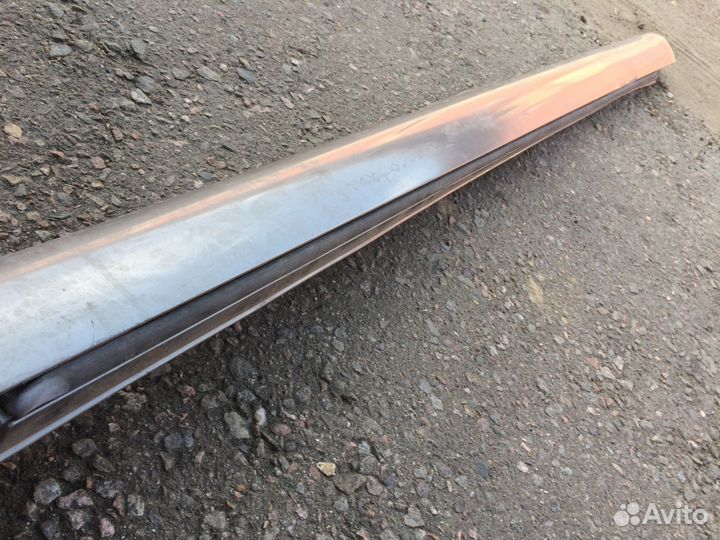 Порог правый пластик Toyota Avensis 250