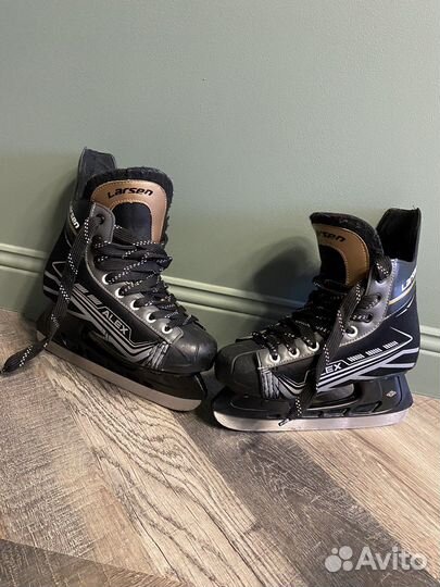 Коньки хоккейные larsen