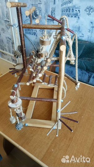 Игровой стенд для попугая