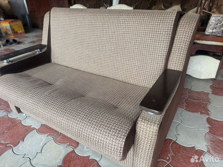 Диван бу в отличном состоянии