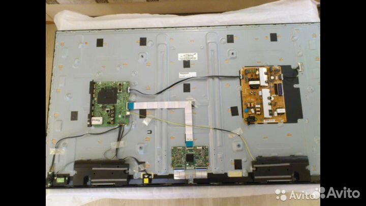 Битый Samsung UE55J6200AU