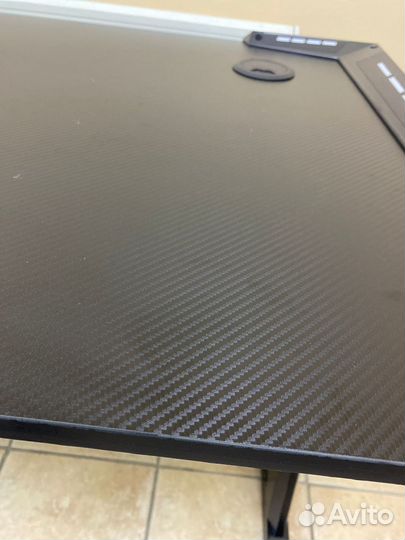 Игровой геймерский компьютерный стол с подсветкой