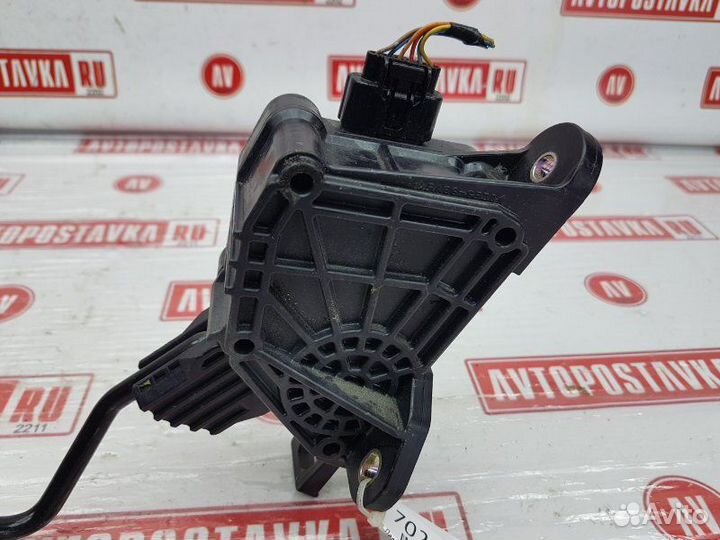 Педаль газа Honda Stepwgn RK1 R20A