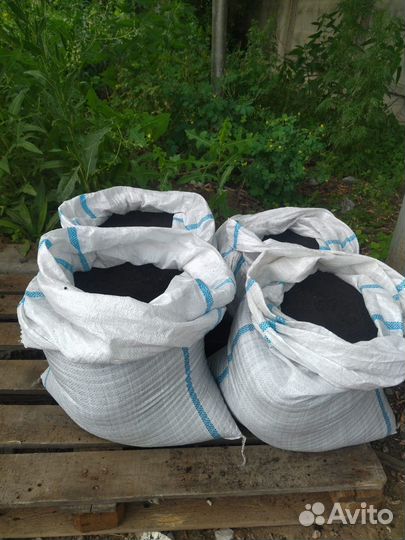 Чернозем, перегной в мешках