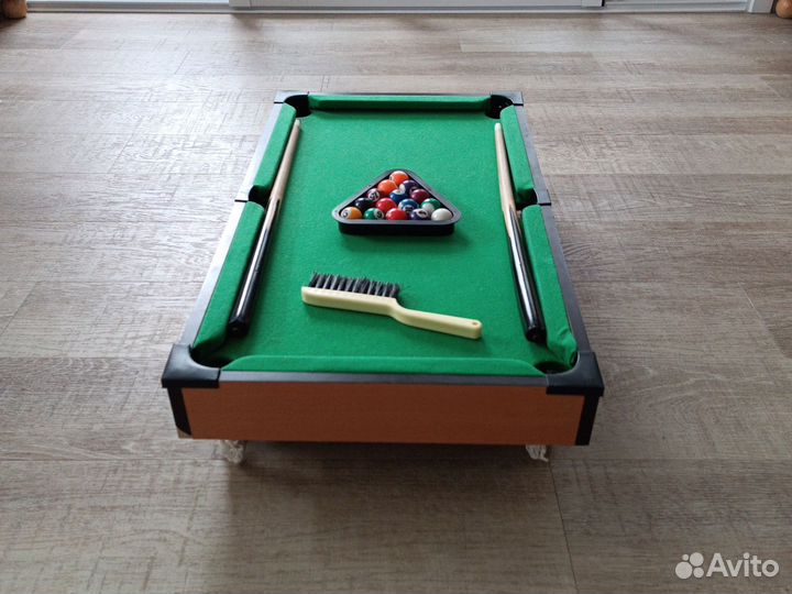 Настольная игра в бильярд