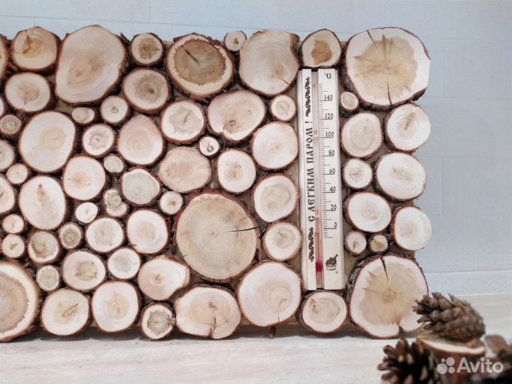 Панно из можжевельника с термометром 30х60