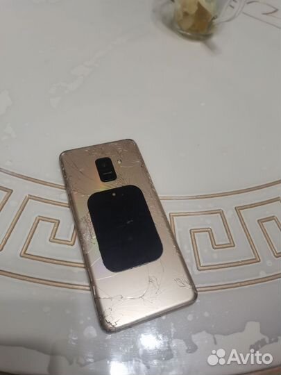 Samsung Galaxy A8 (2018), 4/64 ГБ