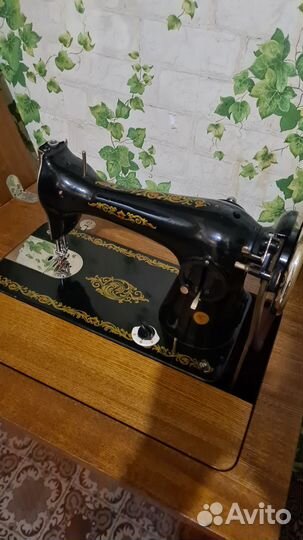Швейная машина Подольск ножная