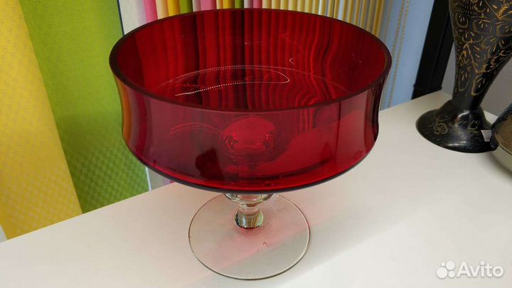Ваза для фруктов винтаж красное стекло