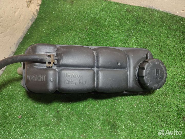 Расширительный бачок Mercedes w210