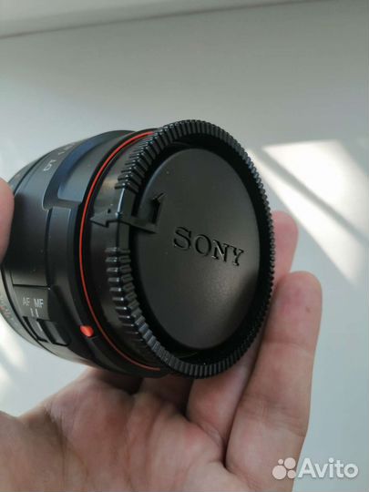 Объектив Sony 35mm 1.8 SAM