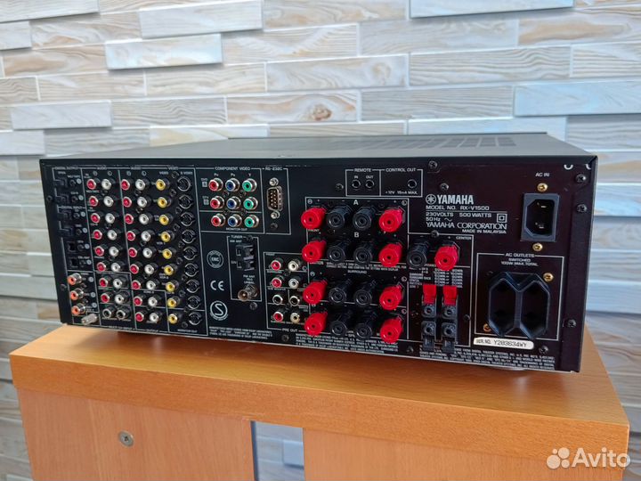 7.1 Av-ресивер Yamaha RX V1500 / 180 W