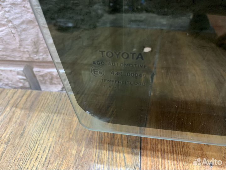 Toyota Camry V40 Стекло двери задней LH RH