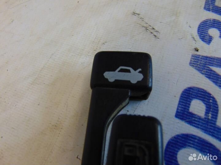 Ручка открывания лючка бензобака для Mitsubishi La