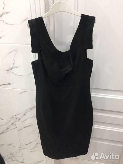 Zara/black halo S