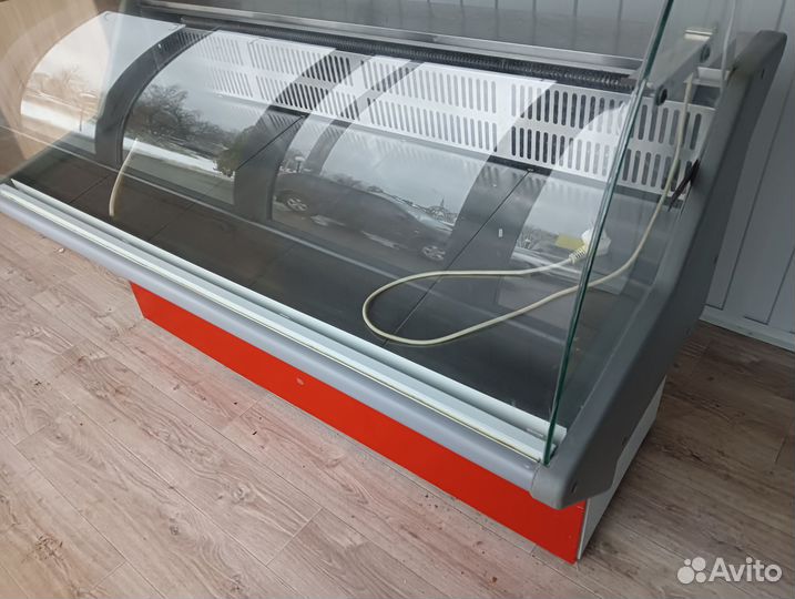 Витрина холодильная среднеразмерная всх-1,5 Нова