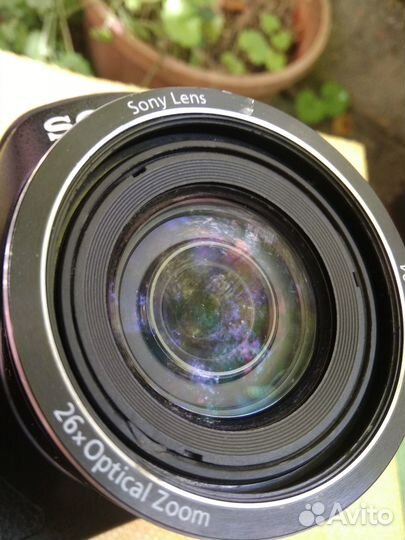 Sony Cyber-shot DSC-H200