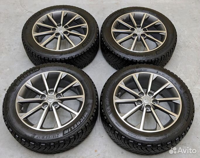 Зимние колёса R-17 на Toyota Camry (5x114.3)
