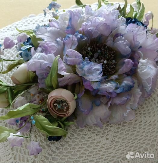 Брошь цветок из шелка