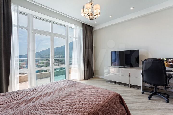 3-к. квартира, 306 м², 8/8 эт.