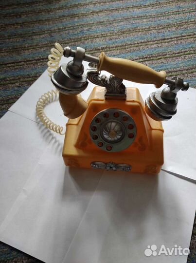 Игрушка телефон,тушь для ресниц, банка жесть,б/у в