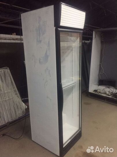 Холодильная ветрина и холодильники