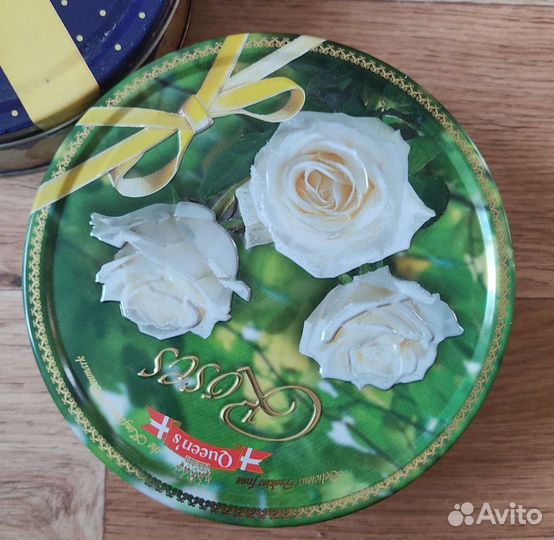 Металлические банки из под печенья