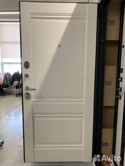Дверь входная новая от производителя